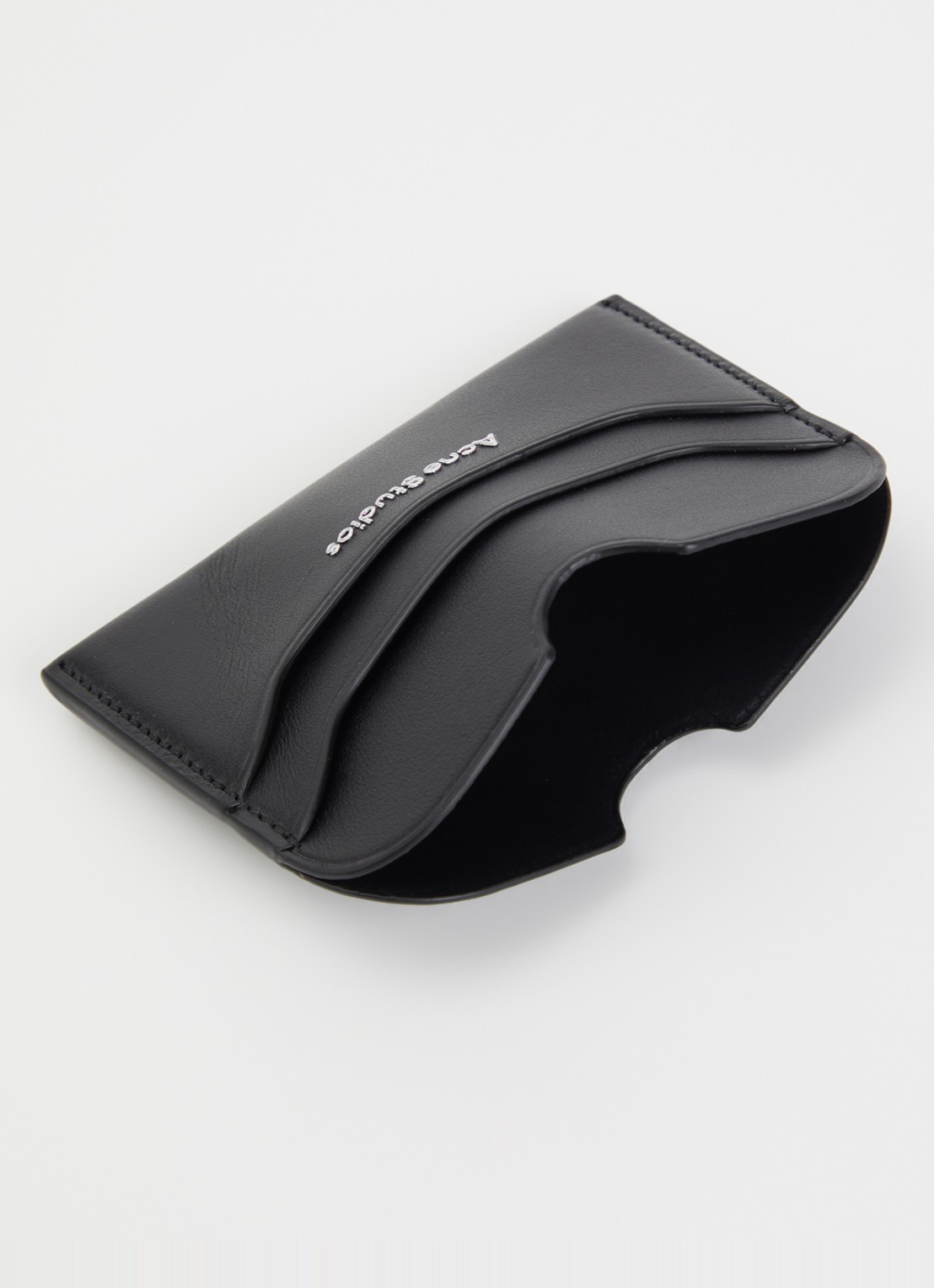 Acne Studios Pasjeshouder van kalfsleer met logo - voorkant 2 zwart