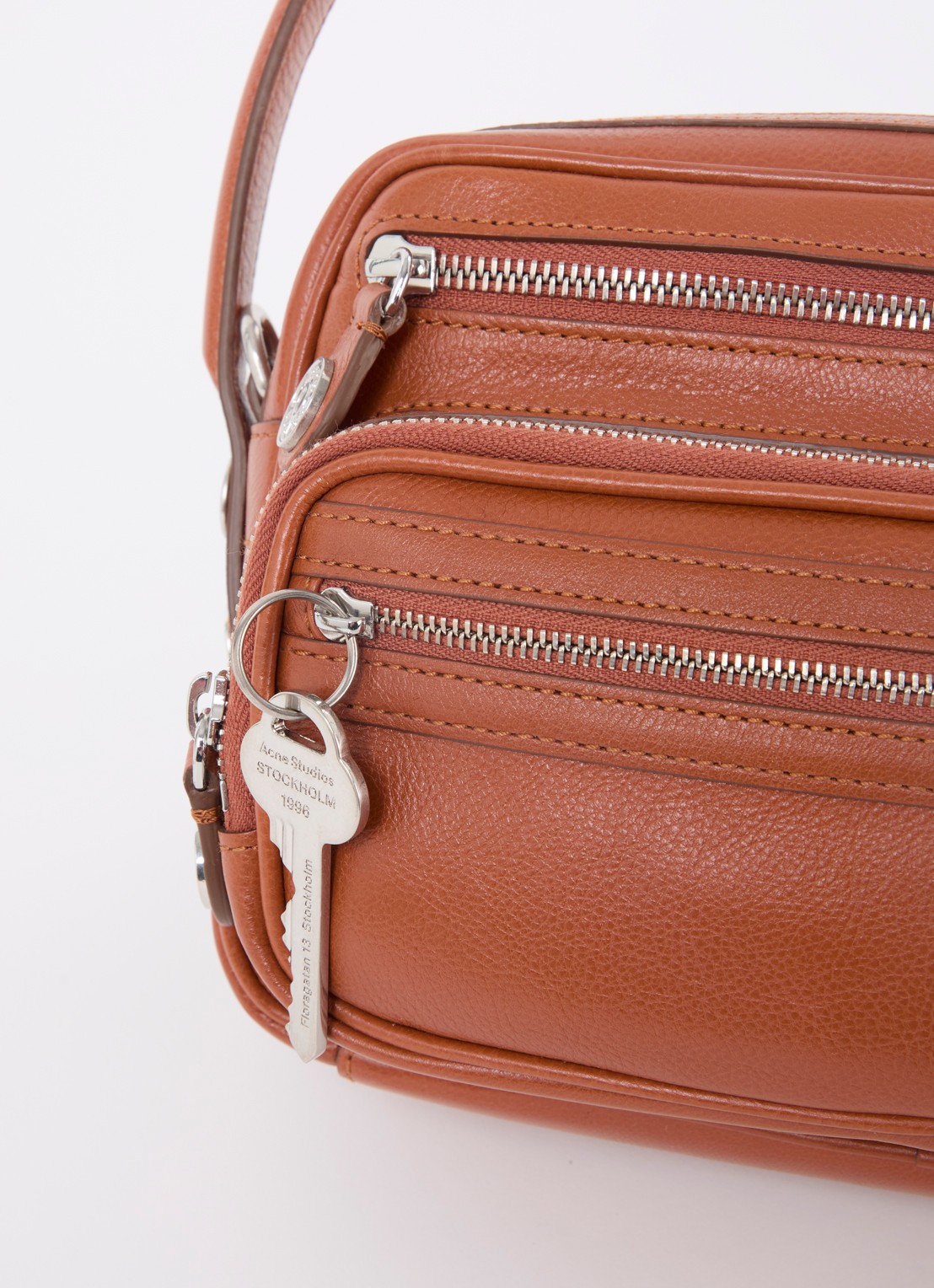 Acne Studios Schoudertas van kalfsleer met afneembare schouderriem - detail 7 oranjebruin
