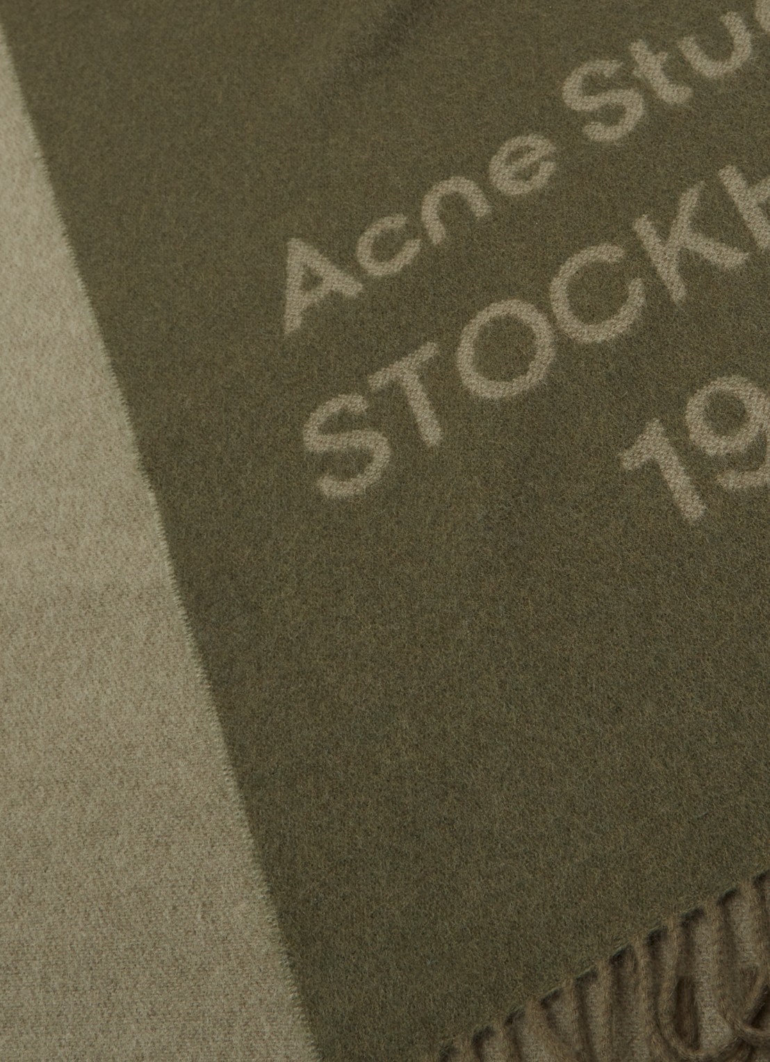 Acne Studios Sjaal van wol met logoprint 180 x 40 cm - detail 2 legergroen