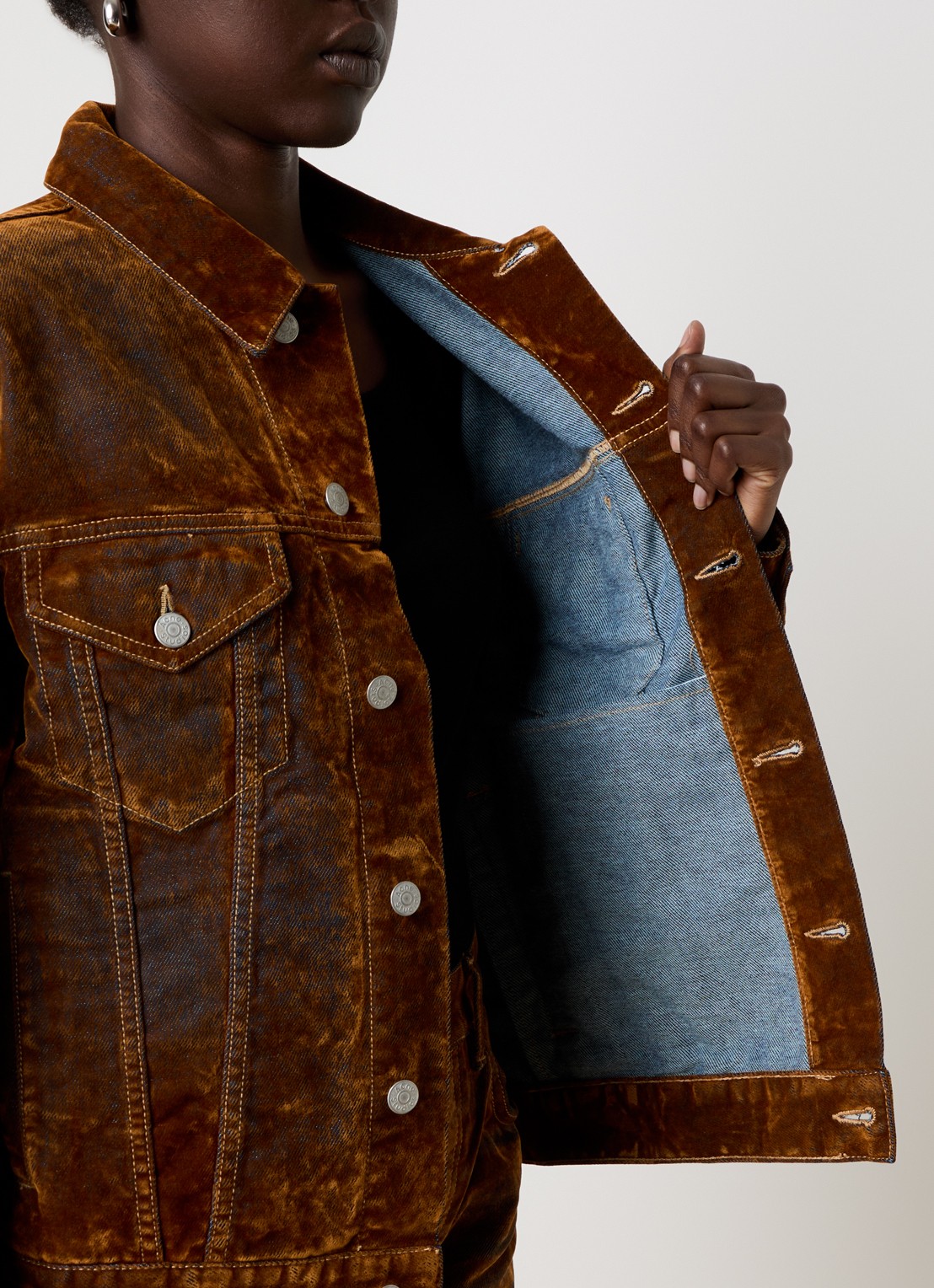 Acne Studios Spijkerjas van fluweel met steekzakken - detail 2 bruin