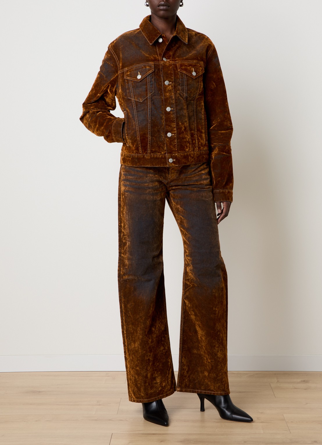 Acne Studios Spijkerjas van fluweel met steekzakken - voorkant 6 bruin