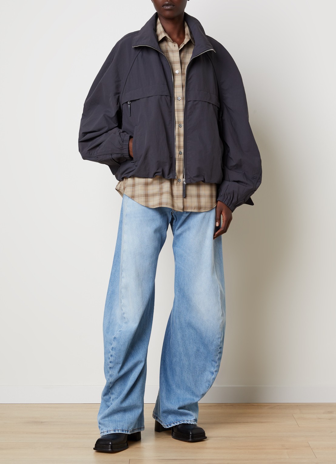 Acne Studios Windjack met opstaande kraag - voorkant 6 donkergrijs