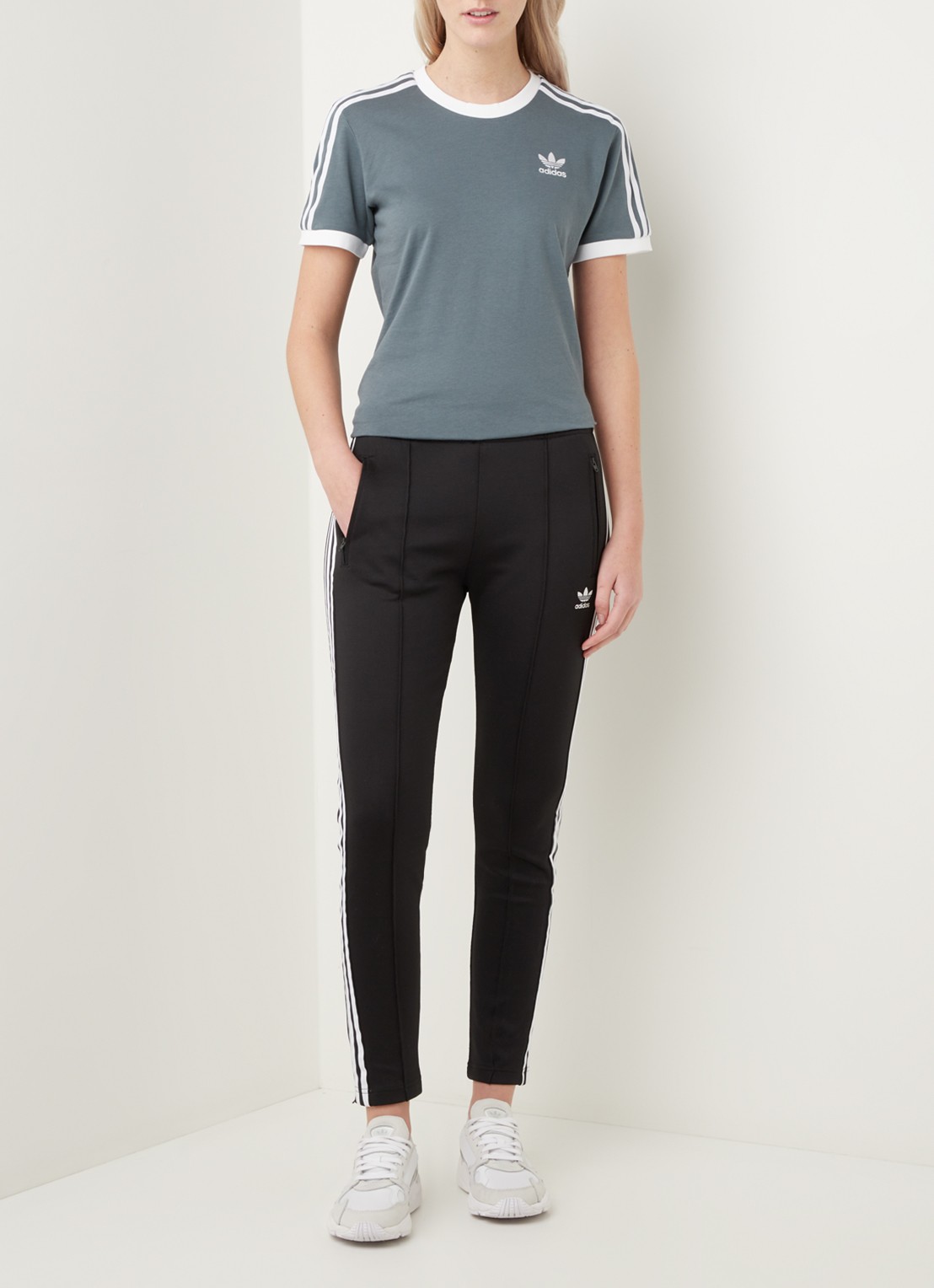 adidas 3 Stripes T-shirt met logoborduring - voorkant 3 staalblauw