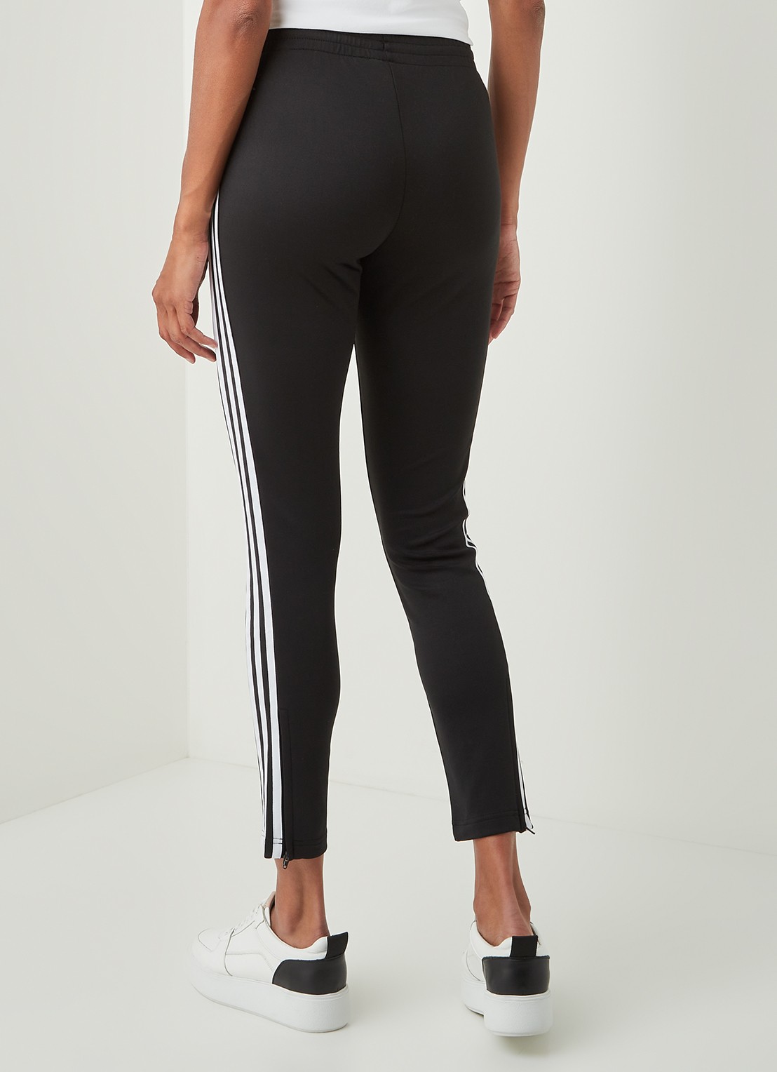 Adidas High waist slim fit joggingbroek met logo - achterkant zwart