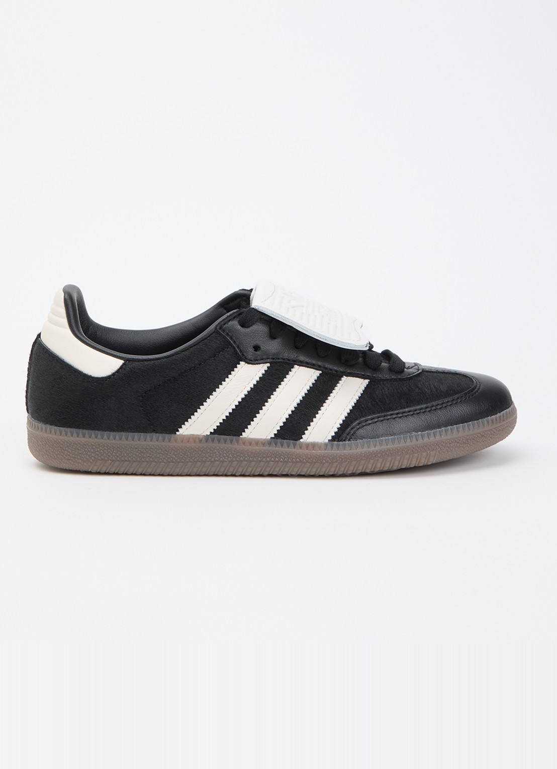 Adidas Samba LT sneaker van koeienvacht met leren details - voorkant 2 zwart
