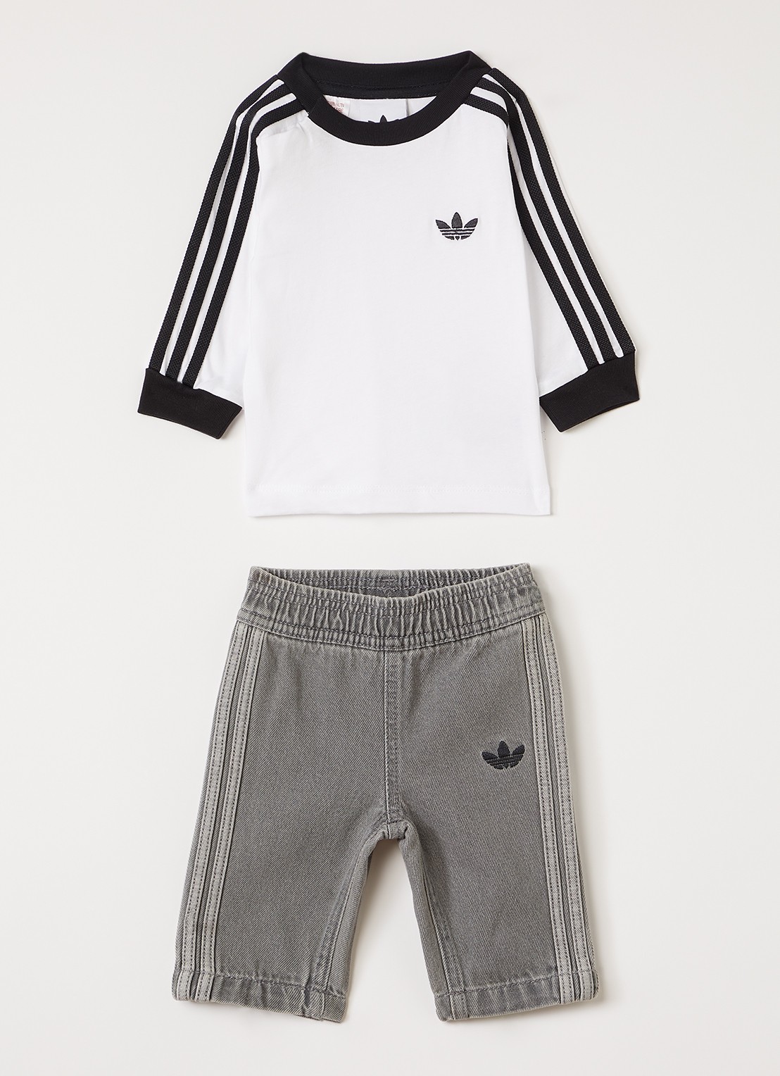 Adidas Set van longsleeve met straight leg jeans 2-delig - voorkant wit