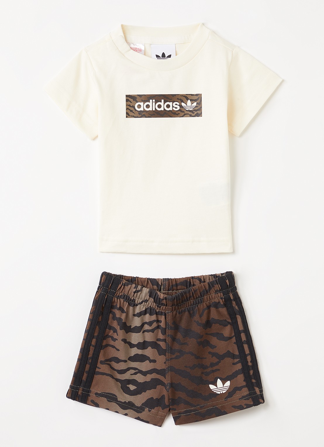 Adidas Set van T-shirt met korte broek 2-delig - voorkant gebroken wit
