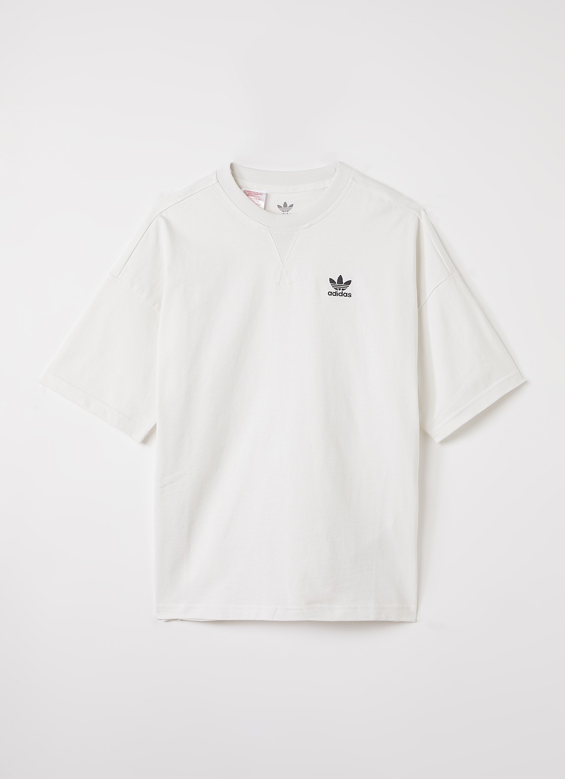 Adidas T-shirt met logoborduring - voorkant gebroken wit