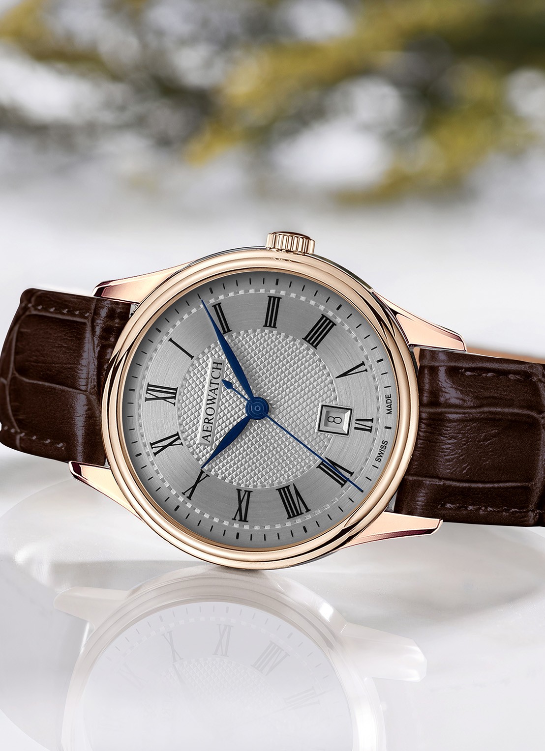 Aerowatch Les Grandes Classiques horloge A 49101 RO01 - detail 2 goud