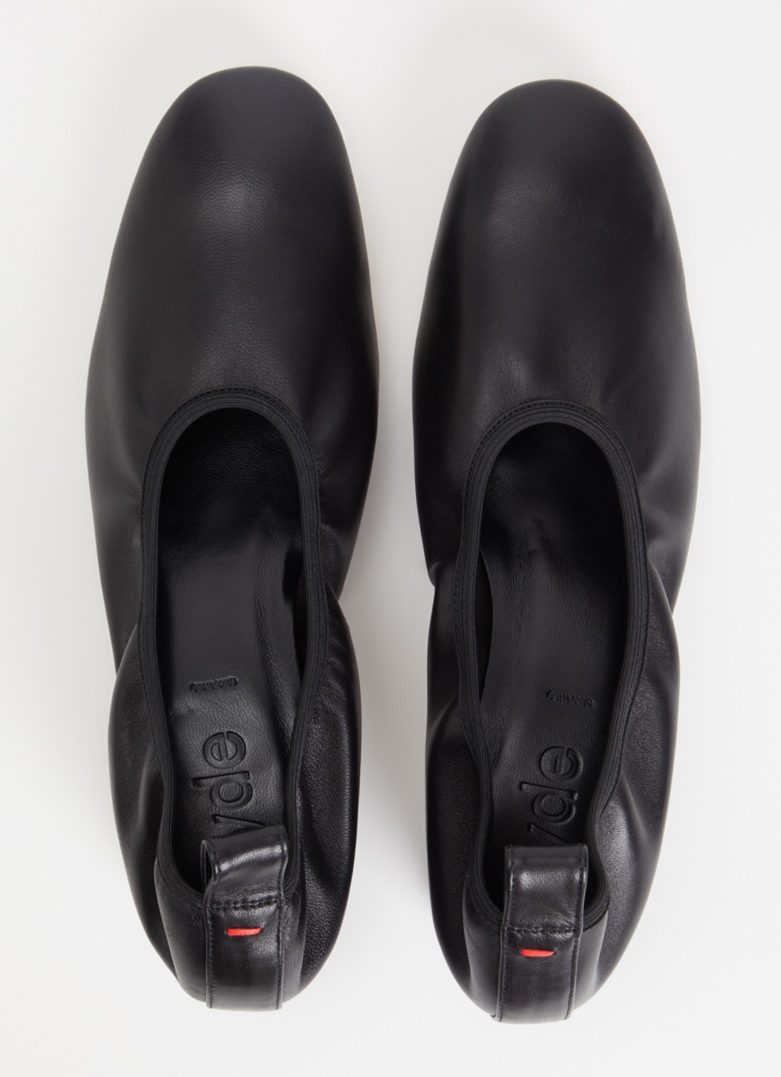 Aeyde Gemma pump van leer - detail 2 zwart