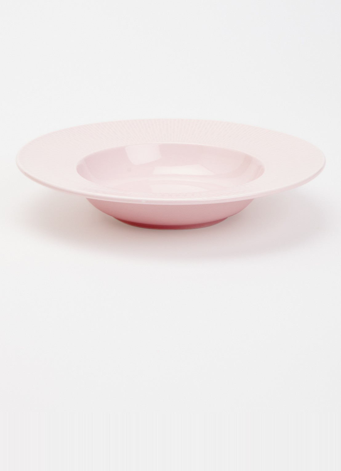 Åhléns Celine diep bord 23,5 cm  - voorkant 2 lichtroze
