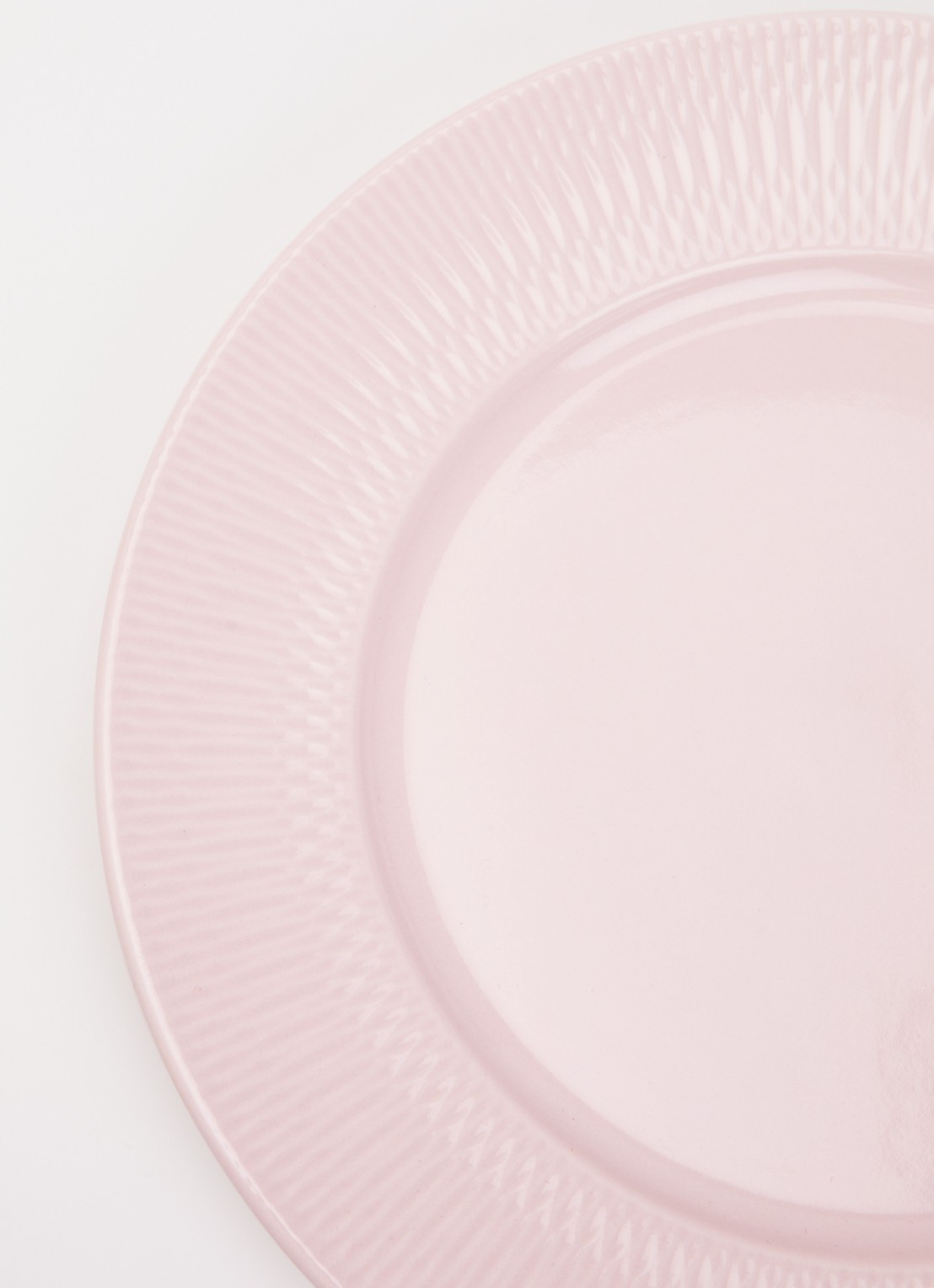 Åhléns Celine dinerbord 27,5 cm  - detail lichtroze