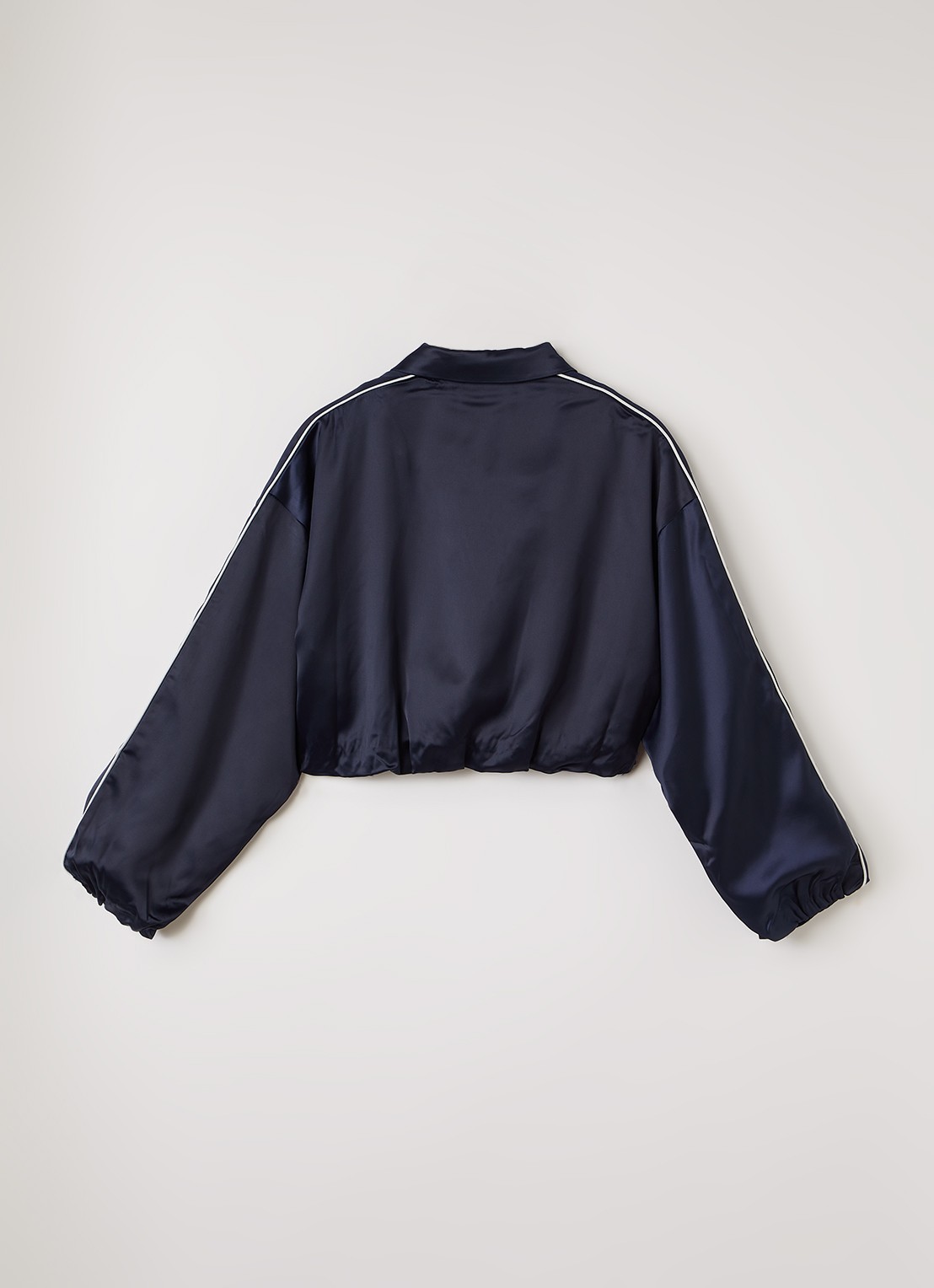 AI&KO Ilka cropped bomberjack van satijn - achterkant 3 donkerblauw
