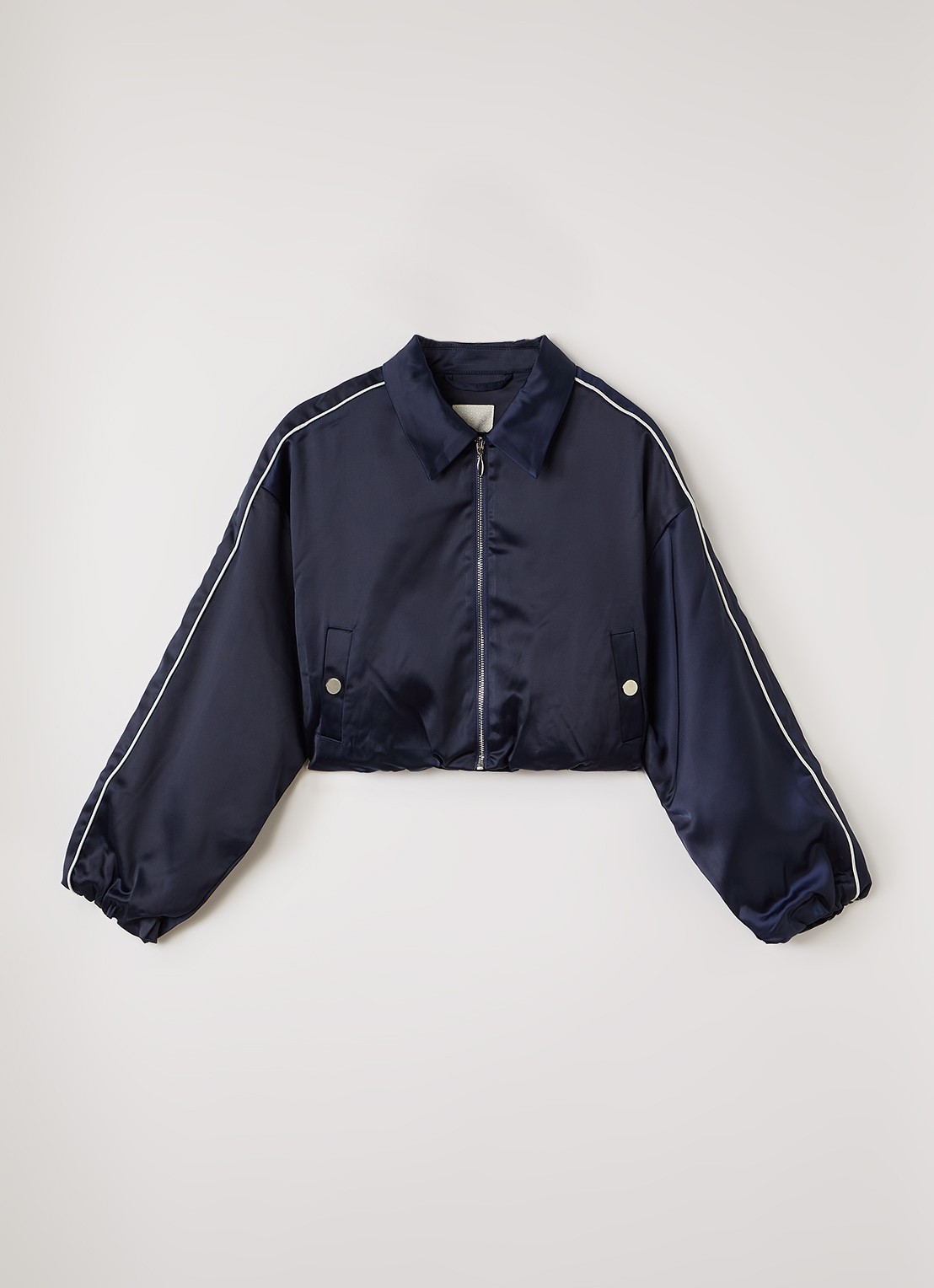 AI&KO Ilka cropped bomberjack van satijn - voorkant donkerblauw