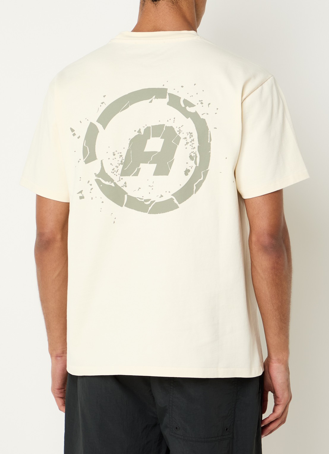Aiche Broken Pieces T-shirt met logo- en backprint - detail 3 gebroken wit