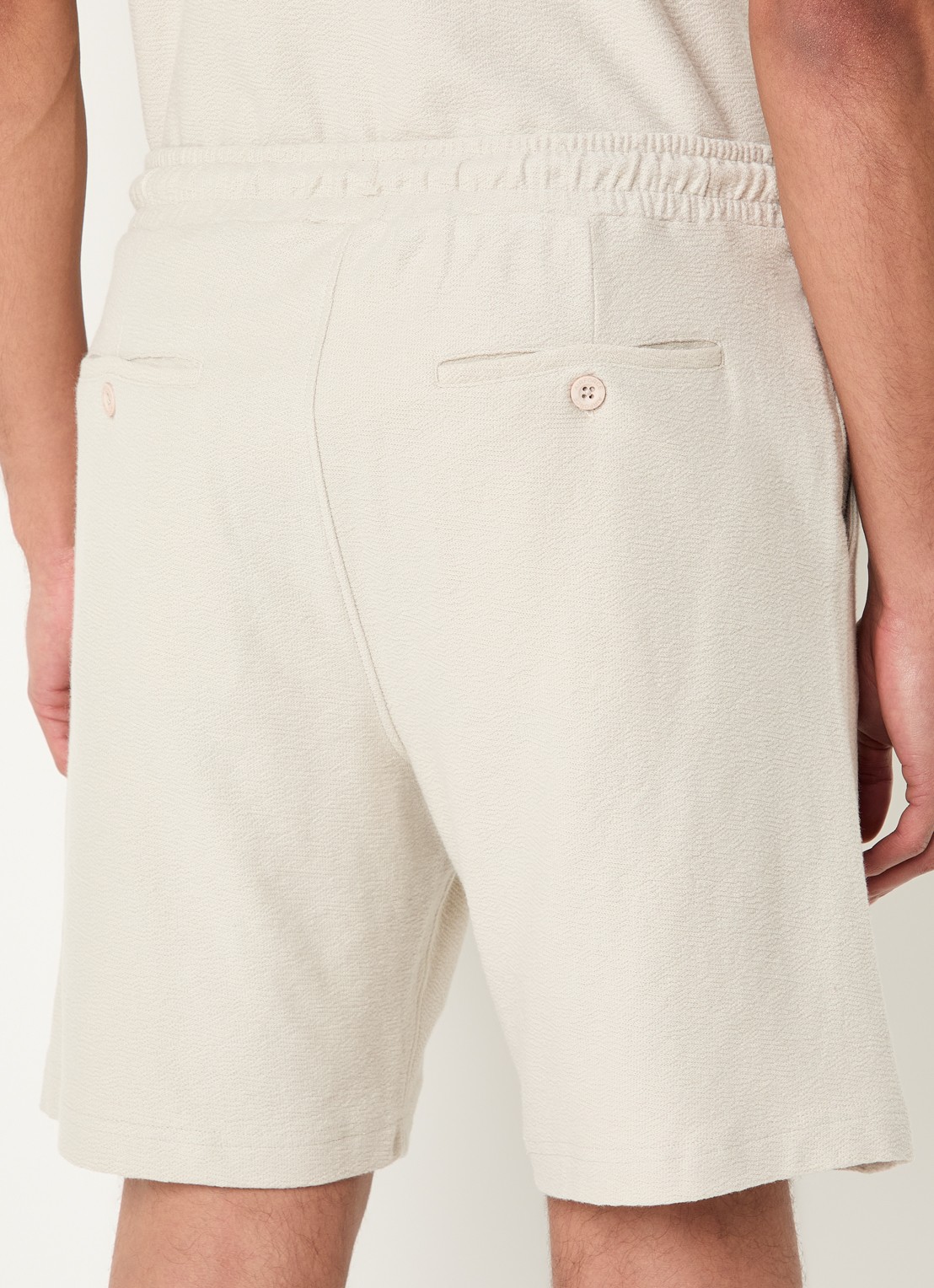 Airforce Fijngebreide straight fit korte broek van  katoen - achterkant beige