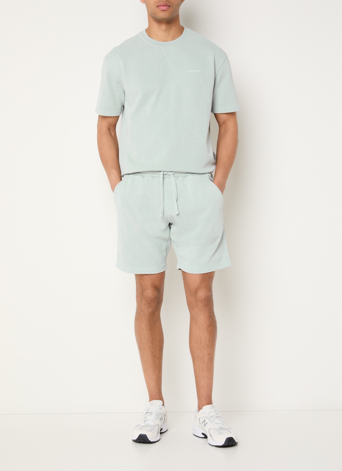 Airforce Straight fit korte broek met steekzakken - voorkant 4 mint