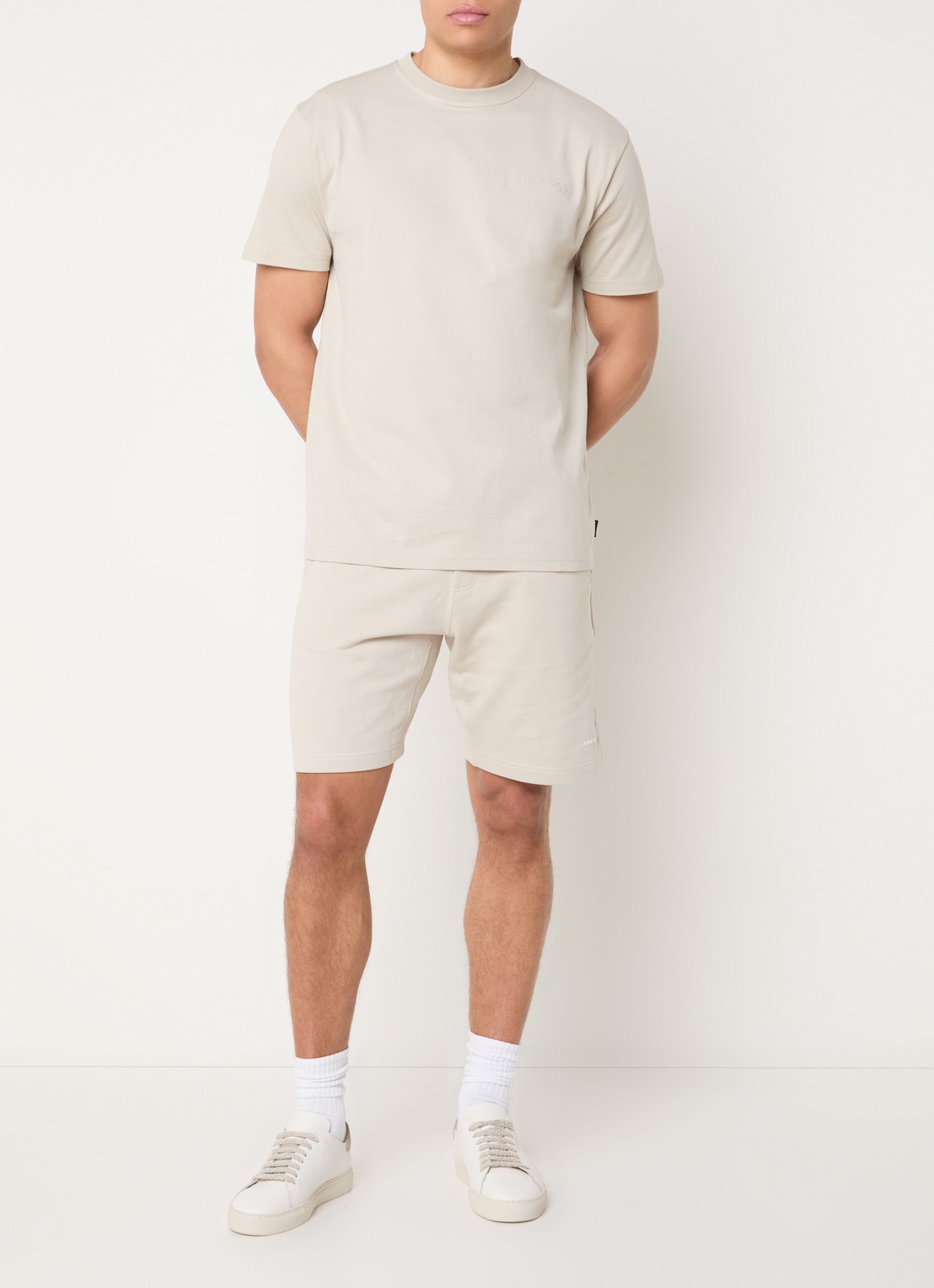 Airforce Straight fit korte joggingbroek met logo - voorkant 4 beige