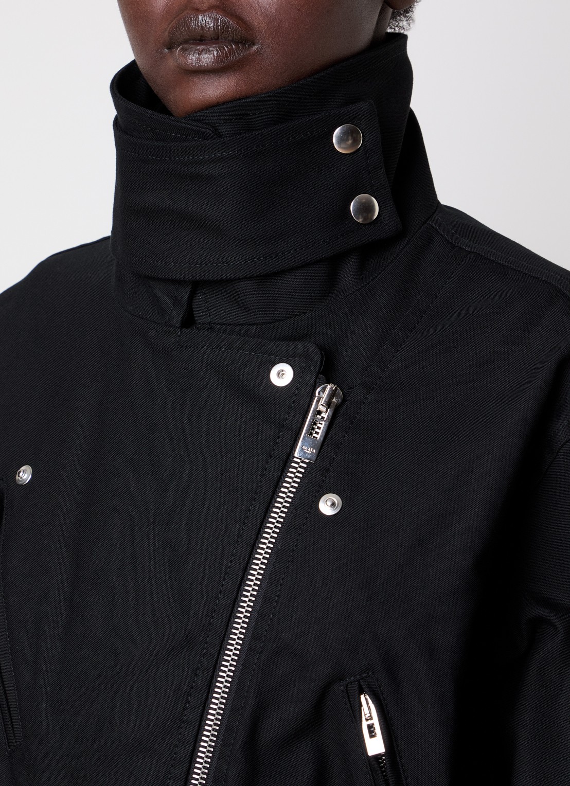 Alaïa Bikerjack met ceintuur - detail 6 zwart