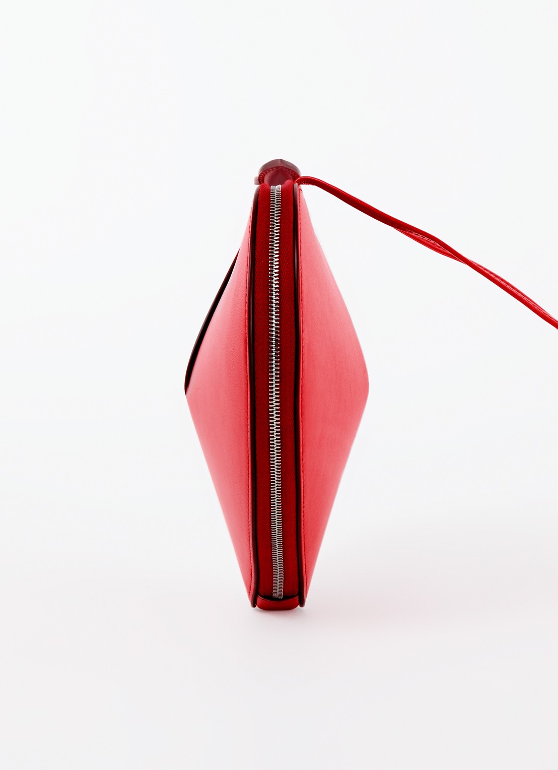 Alaïa Le Coeur crossbodytas van kalfsleer  - achterkant 2 donkerrood