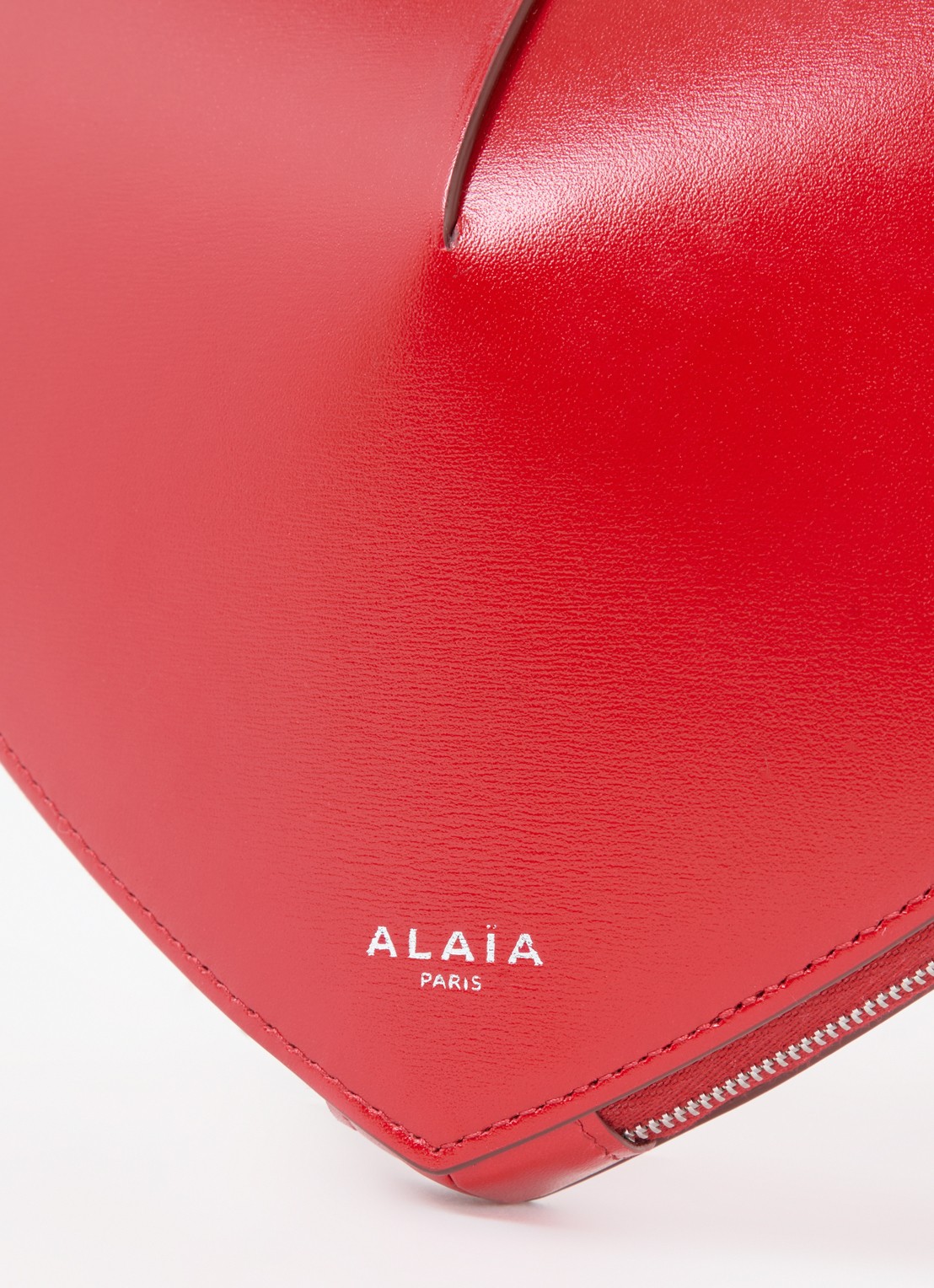Alaïa Le Coeur crossbodytas van kalfsleer  - detail 4 donkerrood