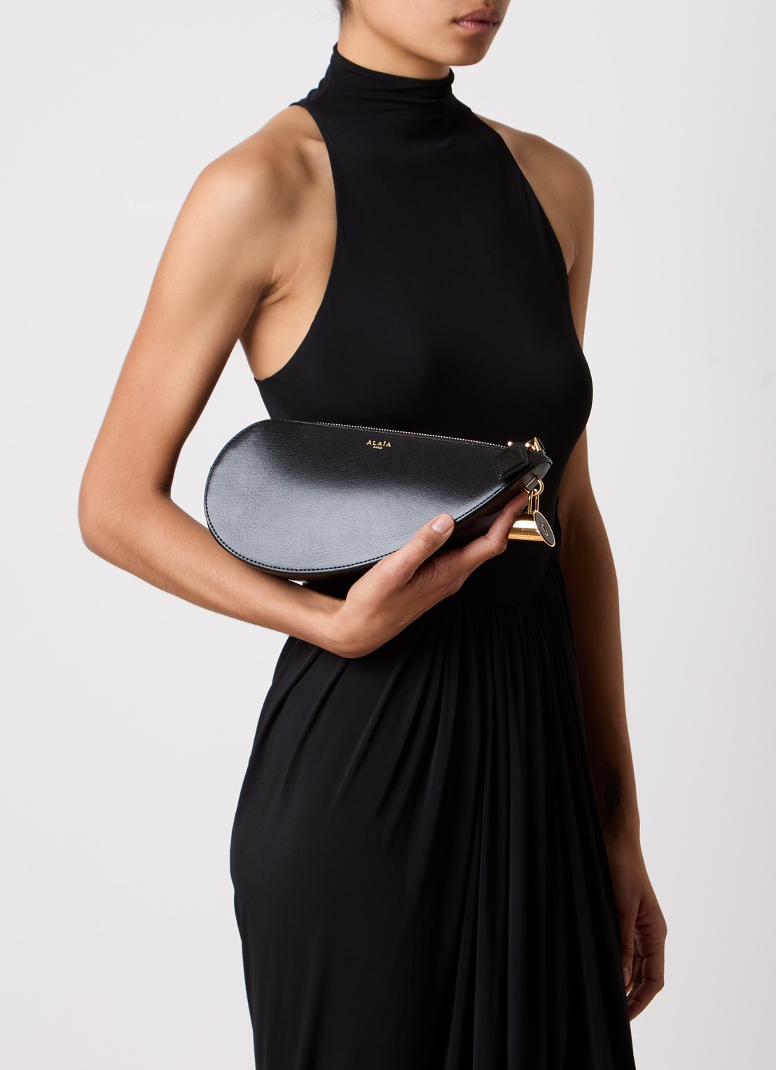 Alaïa Le Demi-Coeur S schoudertas van geitenleer - voorkant 5 zwart