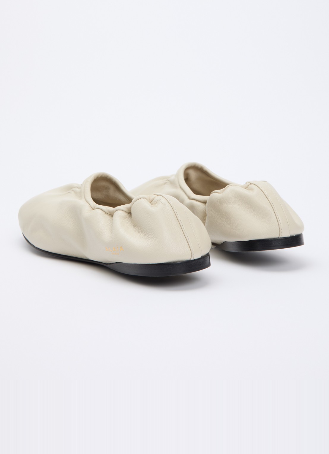 Alaïa Lune ballerina van leer - achterkant 5 creme