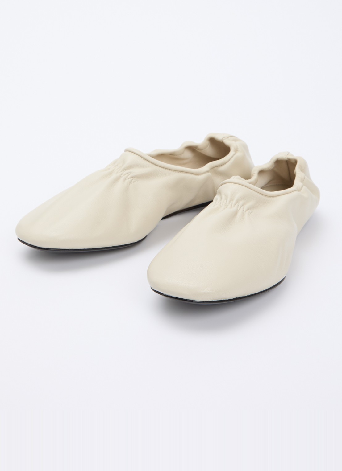 Alaïa Lune ballerina van leer - detail creme