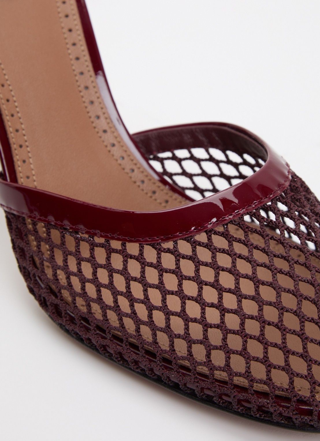 Alaïa Pump van mesh met kalfsleren details - detail 5 bordeauxrood