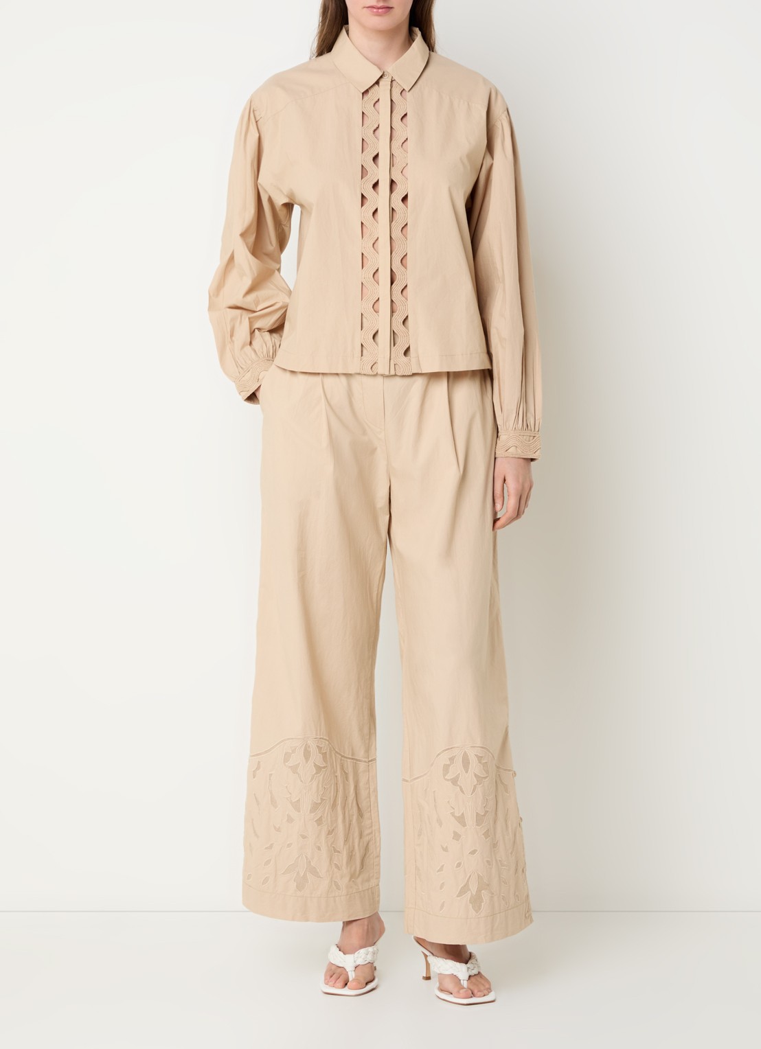 alchemist Eva blouse met opengewerkt dessin - voorkant 2 beige
