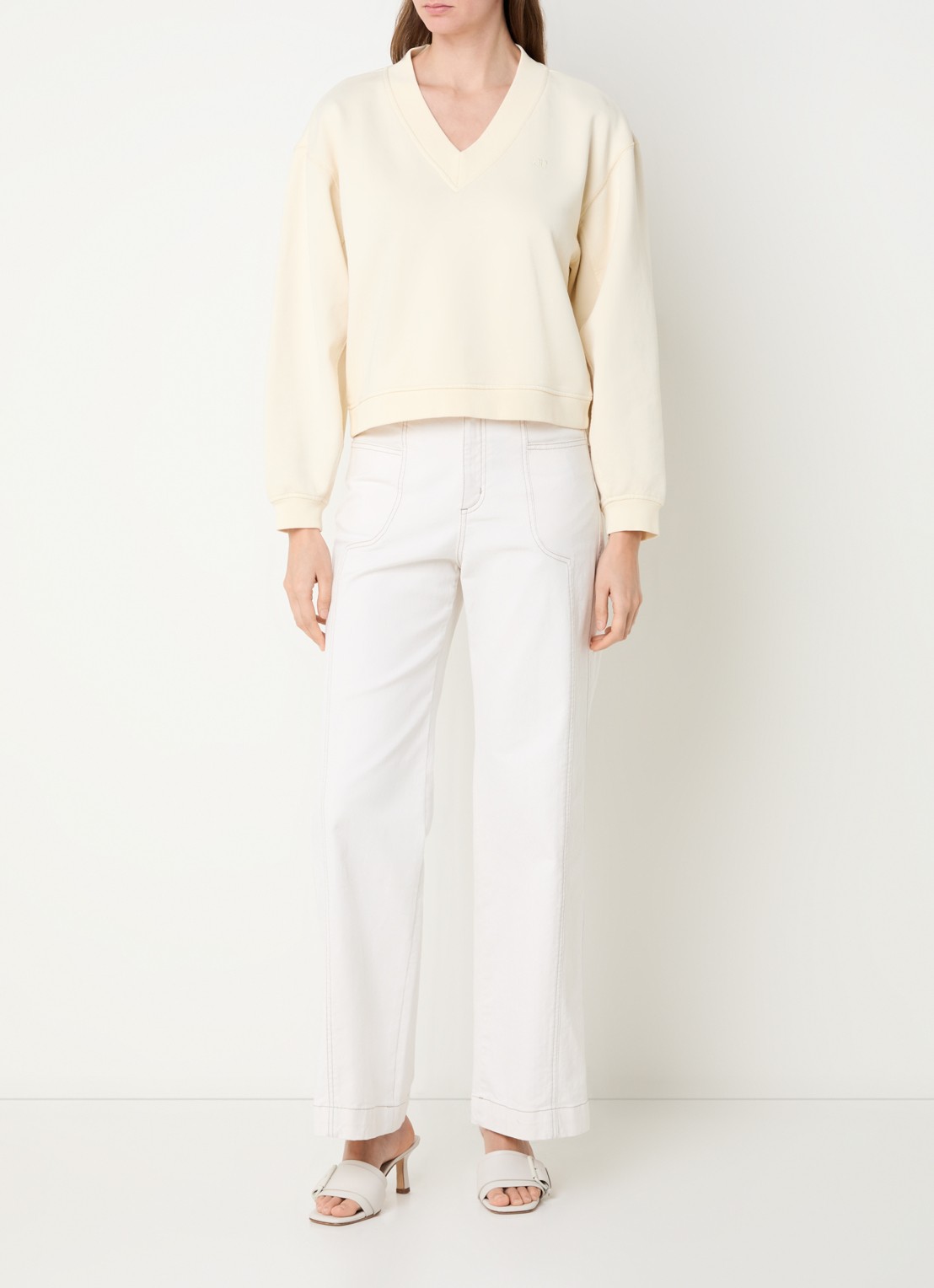 alchemist Gaia sweater met V-hals en logoborduring - voorkant 2 creme