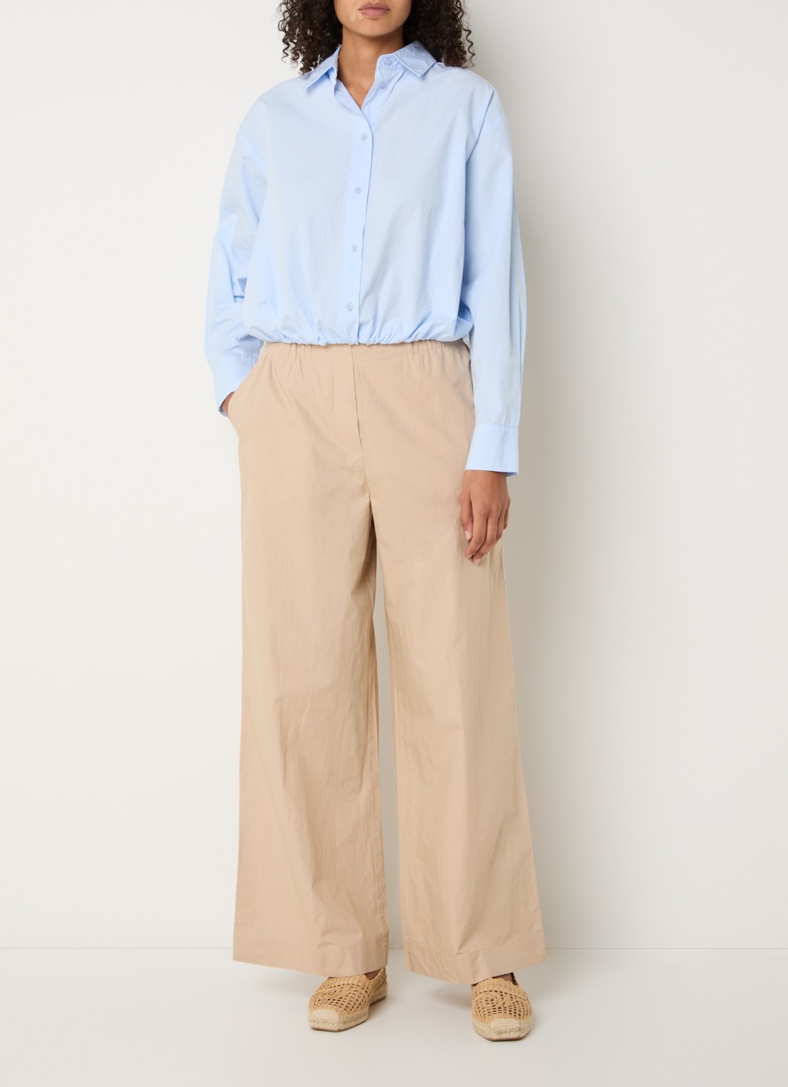 alchemist Mid waist wide fit joggingbroek met steekzakken - voorkant 4 beige