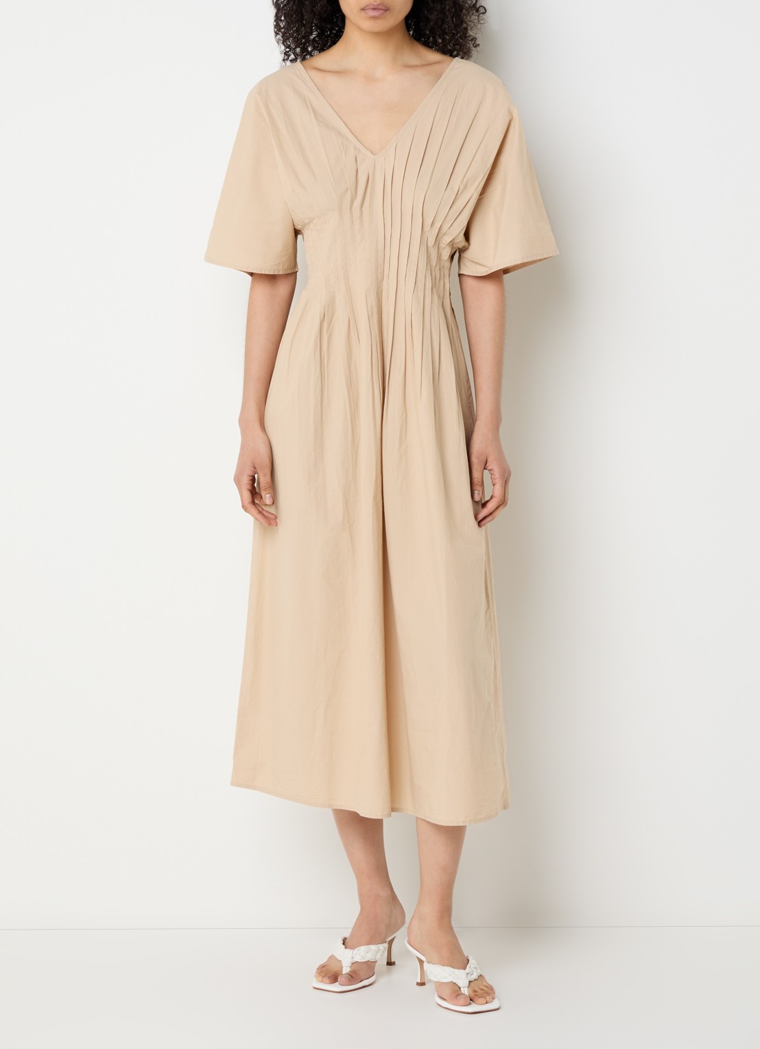 alchemist Pippa midi jurk met plooidetail en trompetmouw - detail 4 zand