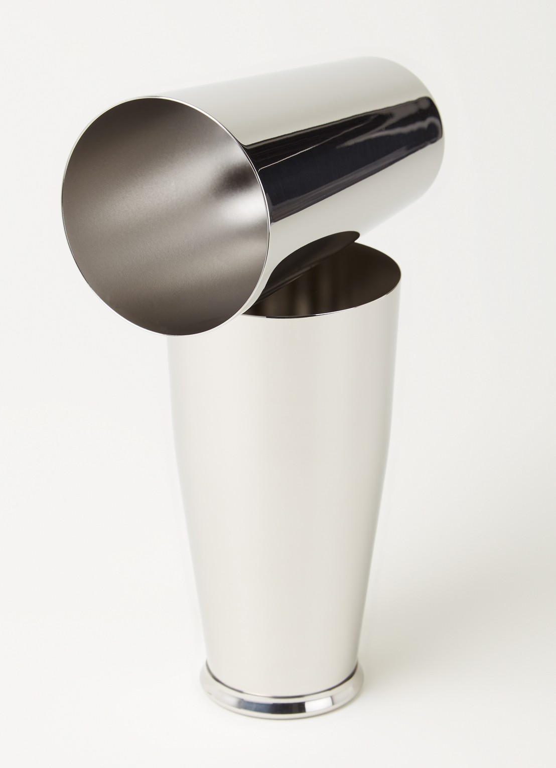 Alessi 5050 Boston cocktailshaker 50 cl - detail roestvrijstaal