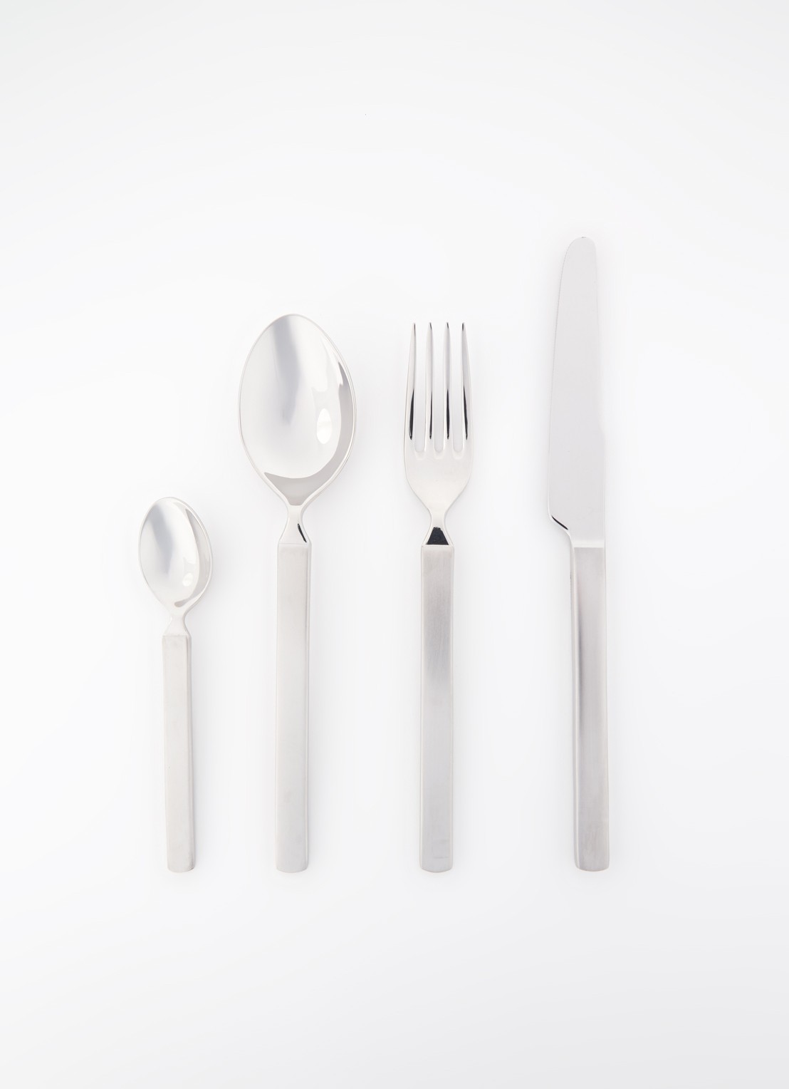 Alessi Dry bestekset 24-delig - voorkant 2 zilver