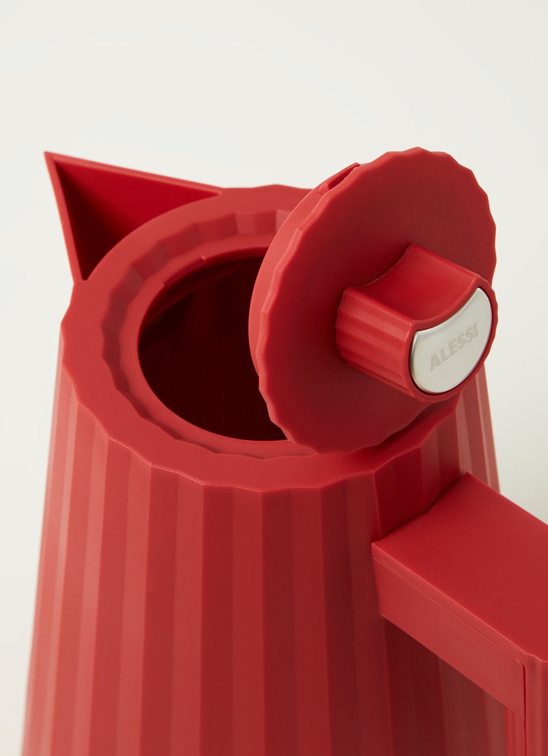 Alessi Plissé waterkoker 1 liter - detail 3 steenrood
