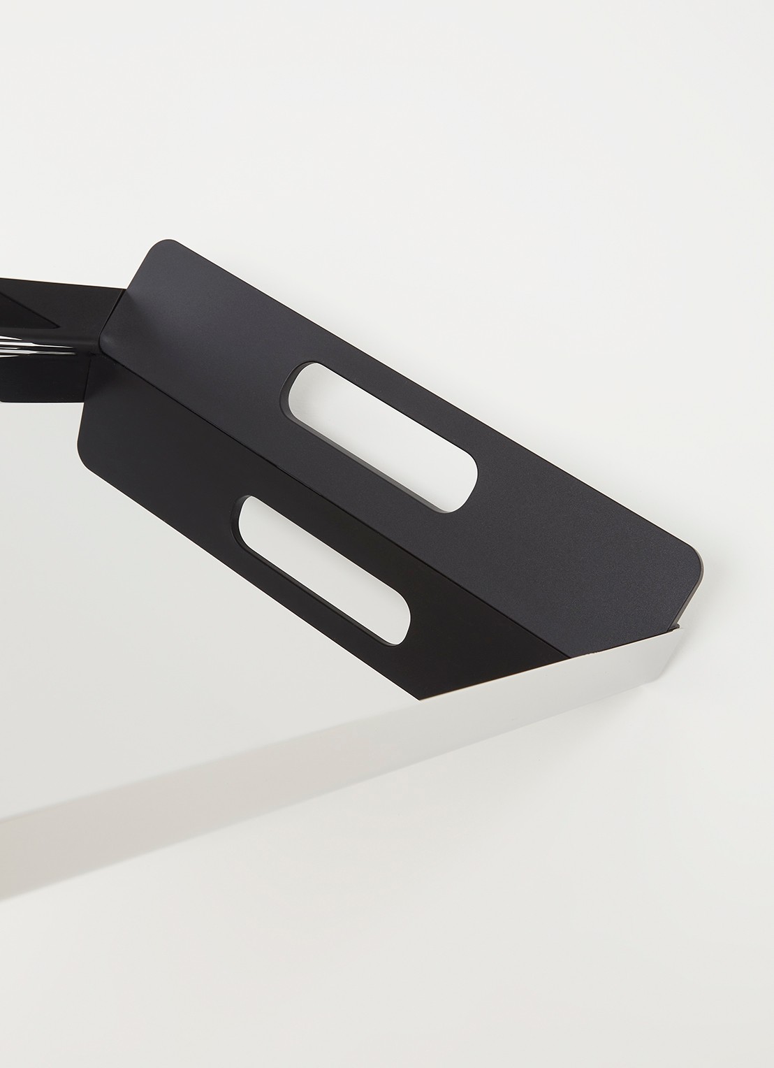 Alessi Vassily dienblad 45 x 30 cm - detail 3 zwart