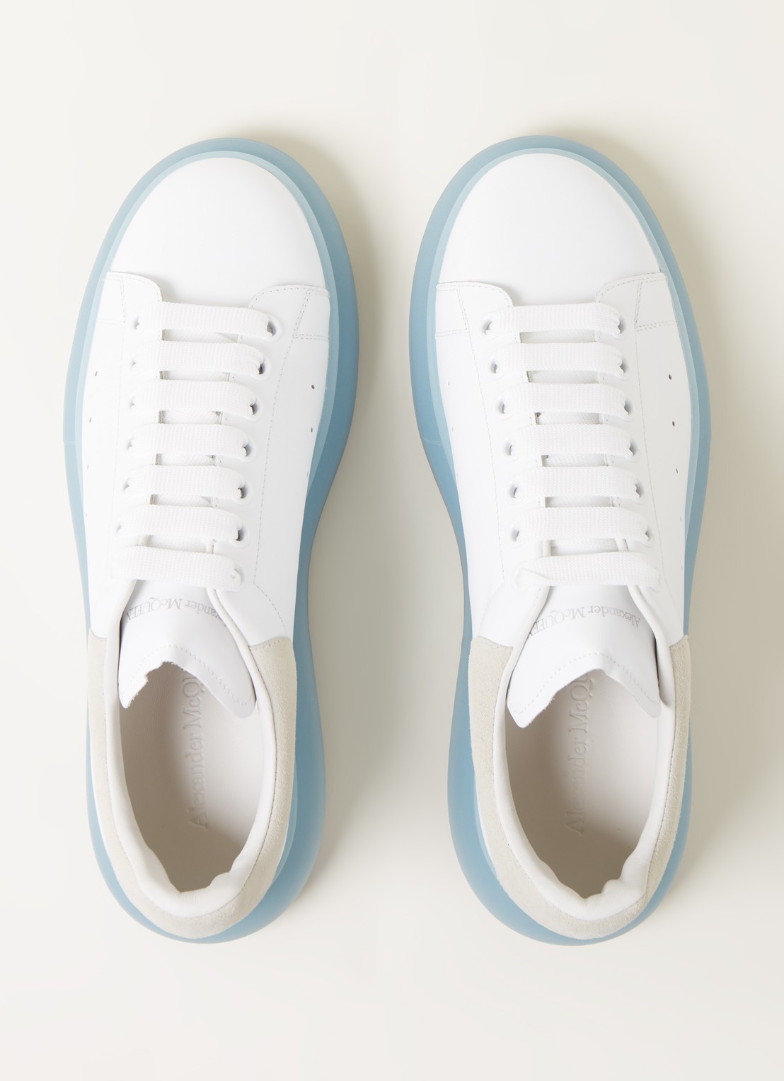 Alexander McQueen Oversized sneaker van kalfsleer met suède details - detail 3 wit
