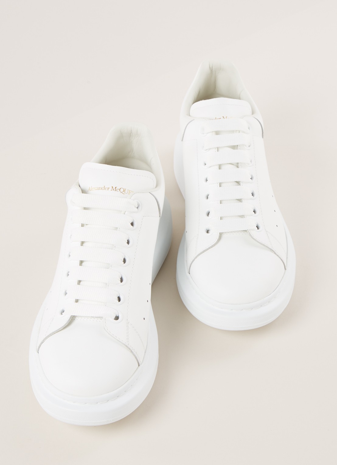 Alexander McQueen Oversized sneaker van kalfsleer - detail 4 wit