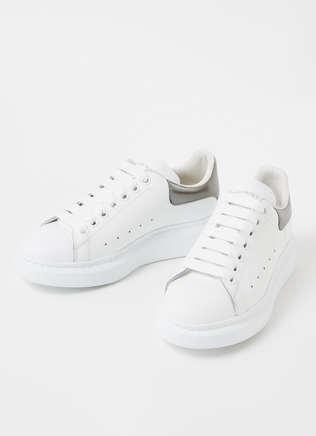 Alexander McQueen Oversized sneaker van kalfsleer - detail 2 wit