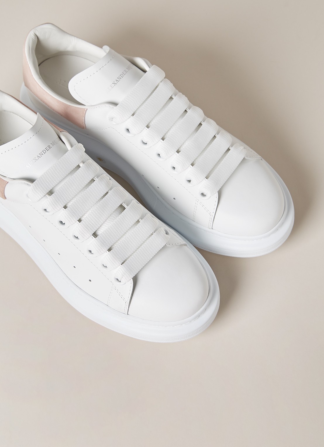 Alexander McQueen Oversized sneaker van kalfsleer - detail 4 wit