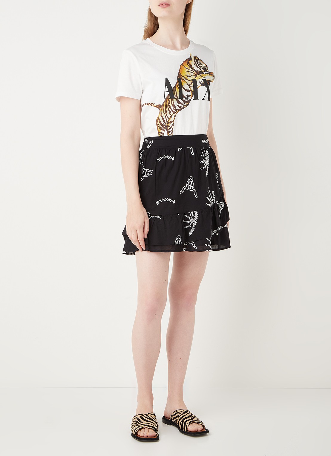 Alix The Label T-shirt met logoprint - voorkant 3 wit