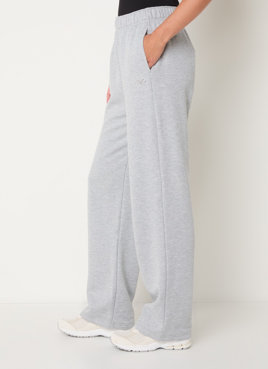 Alo Yoga Accolade high waist loose fit joggingbroek met steekzakken - detail 5 grijs