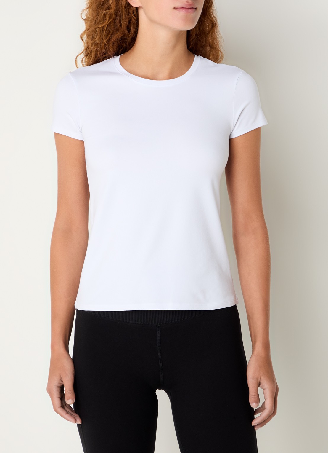 Alo Yoga Finesse trainings T-shirt met logo - detail 4 wit