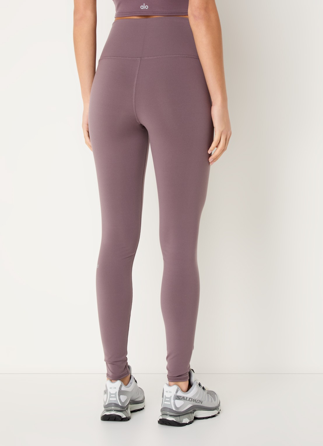 Alo Yoga High waist trainingslegging met logo - achterkant bruin