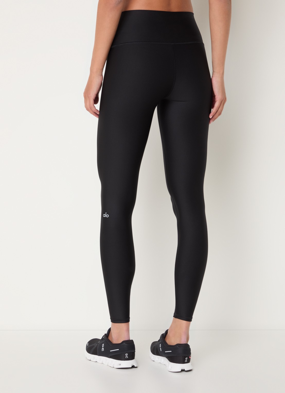 Alo Yoga High waist trainingslegging met logo - achterkant zwart