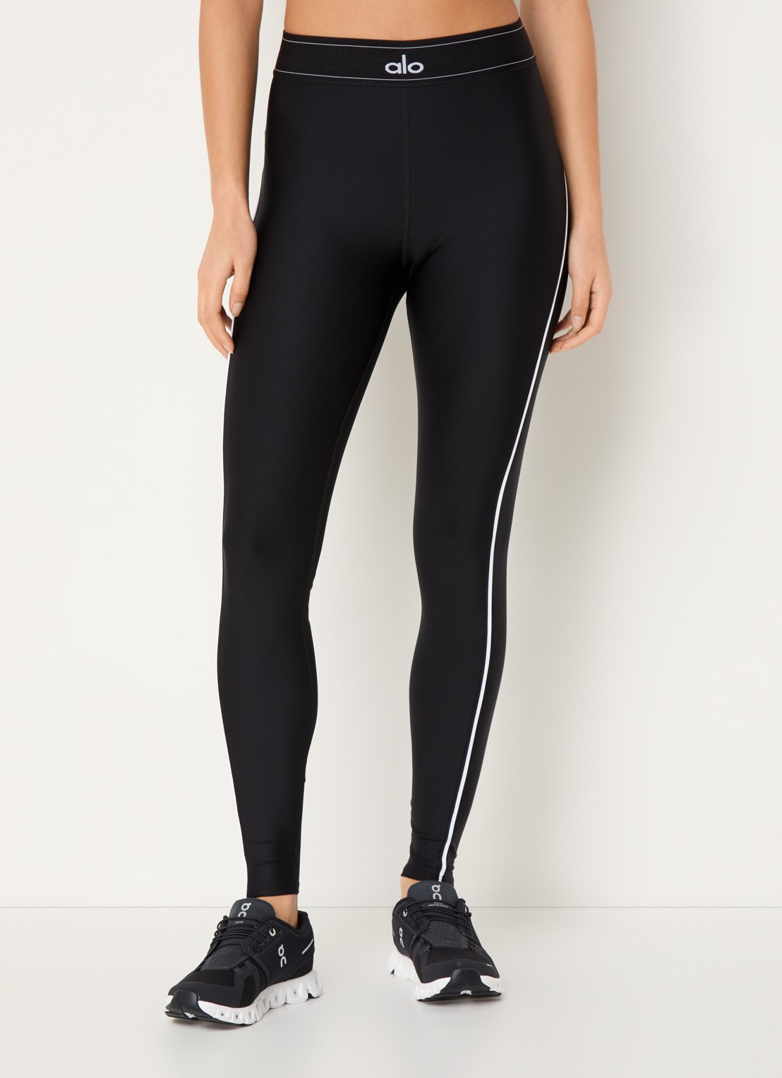 Alo Yoga High waist trainingslegging met logoband - detail 4 zwart