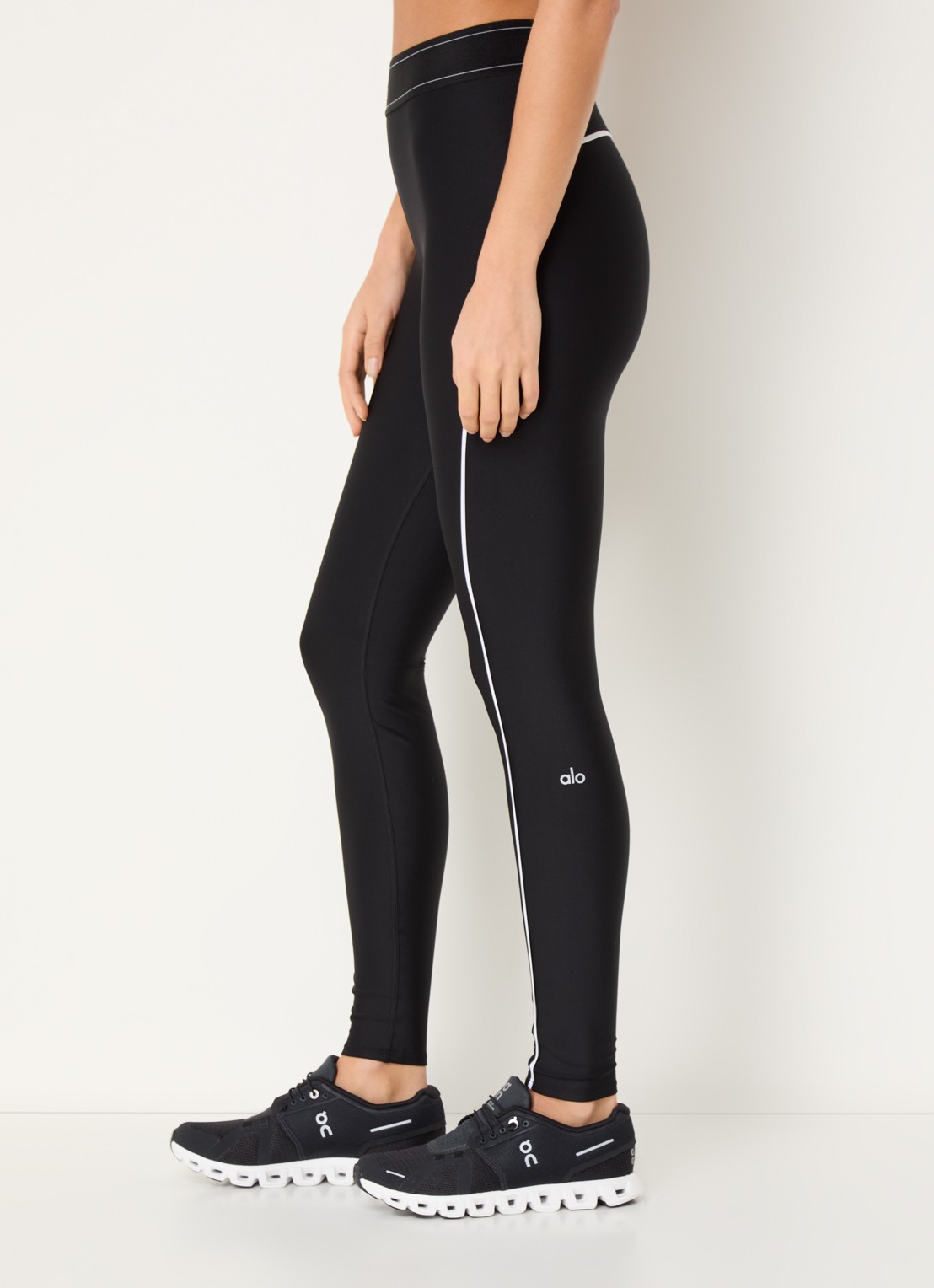 Alo Yoga High waist trainingslegging met logoband - detail 5 zwart