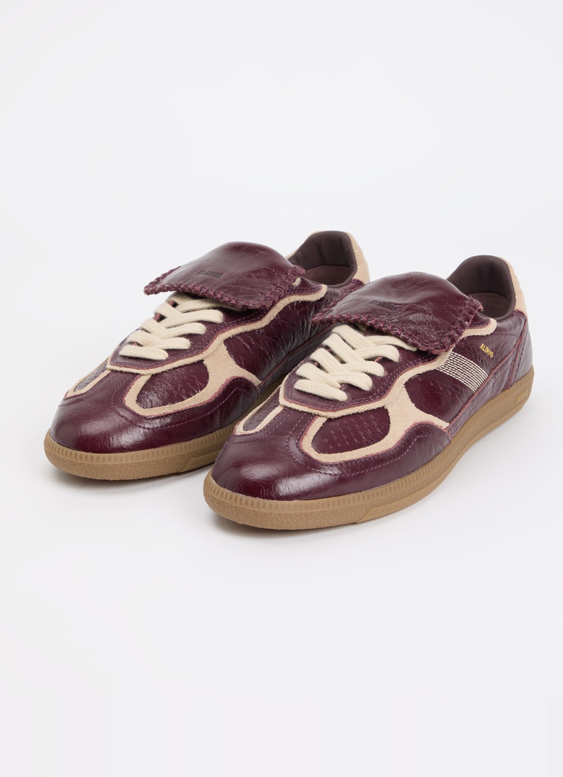ALOHAS Tb.490 Club sneaker van lakleer met details van suède - detail 2 bordeauxrood