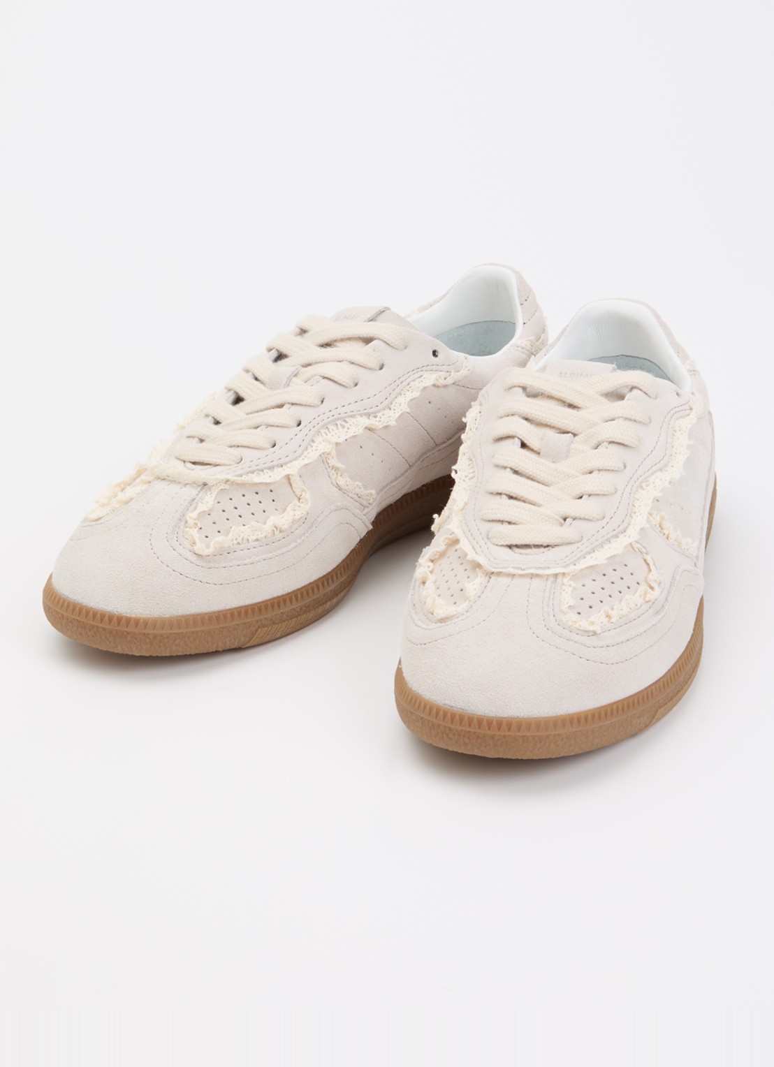 ALOHAS Tb.490 Crochet sneaker van suède met broderie - detail 3 creme